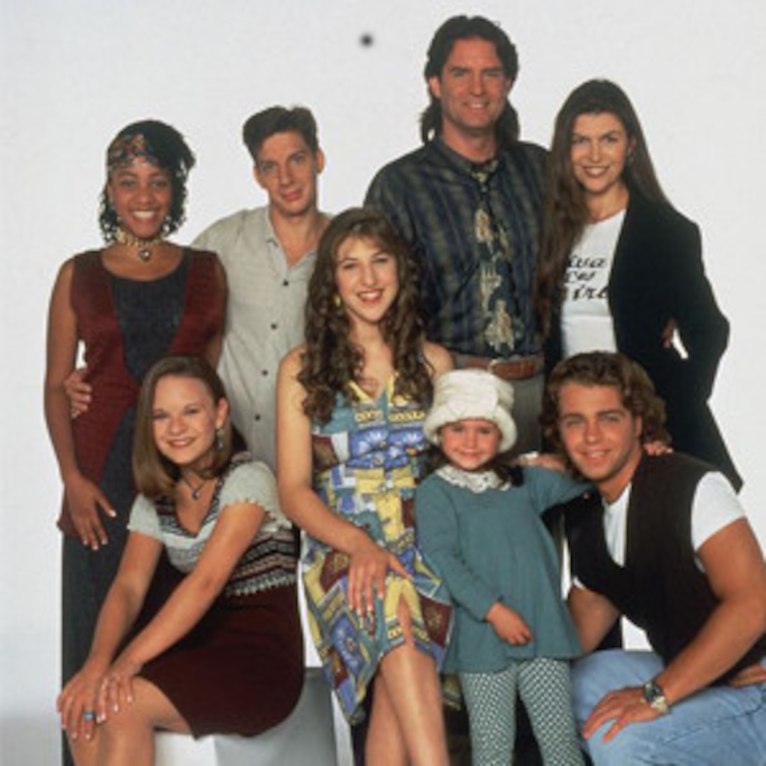 Get A Comprehensive Guide To Blossom S Very Special Episodes E Online Desktop Wallpaper Free Wallpaper A Comprehensive Guide To Blossom S Very Special Episodes E Online Free